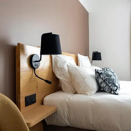 Le 25 Hotell